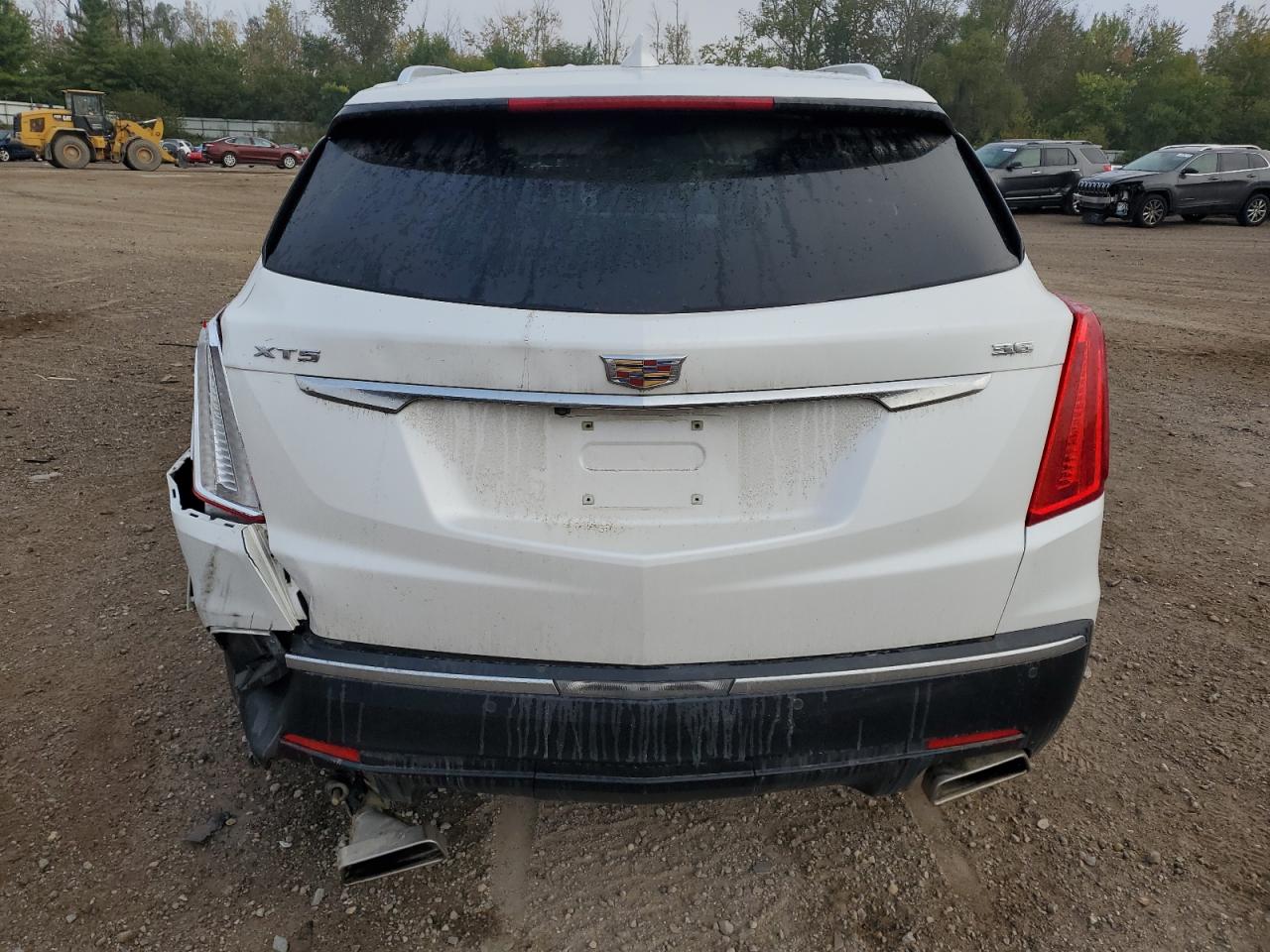 1GYKNBRS0HZ320804 2017 Cadillac Xt5 Luxury