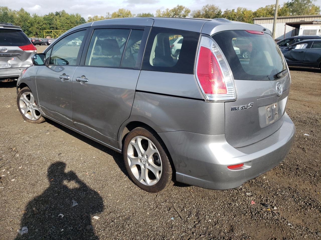 2010 Mazda 5 - Image 2