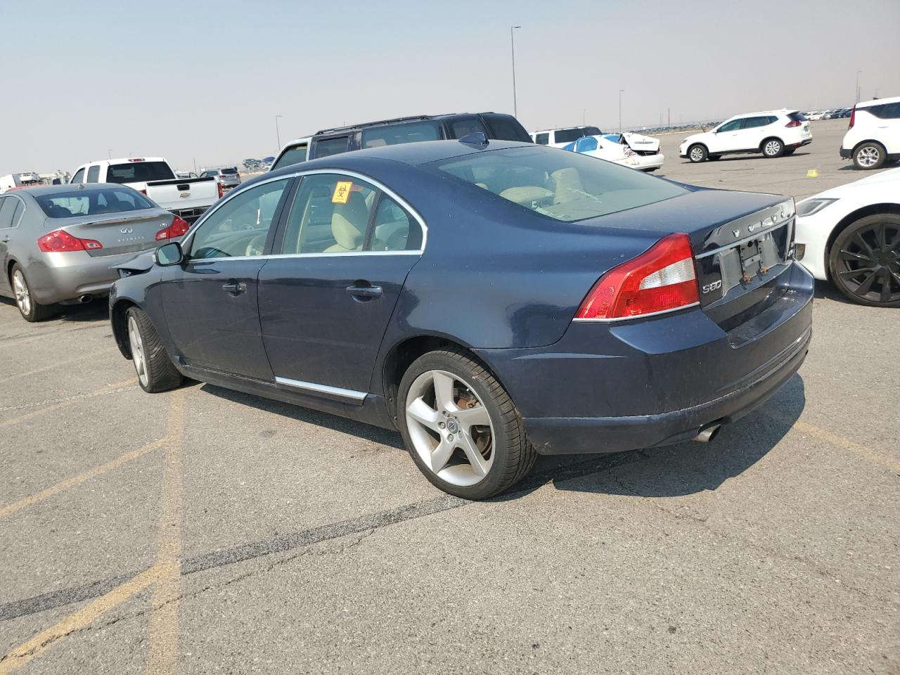 2010 Volvo S80 - Image 2
