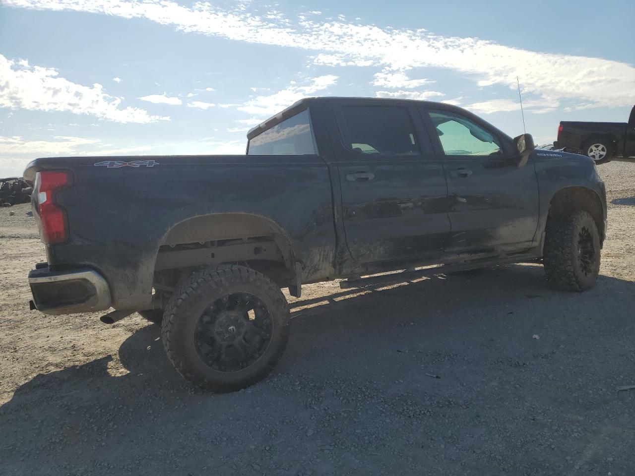 2020 Chevrolet Silverado - Image 3