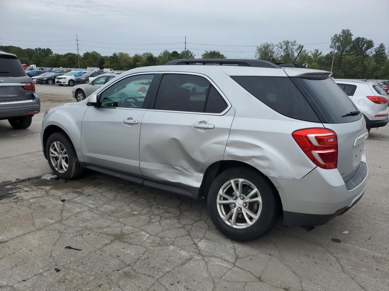 2016 Chevrolet Equinox - Image 2