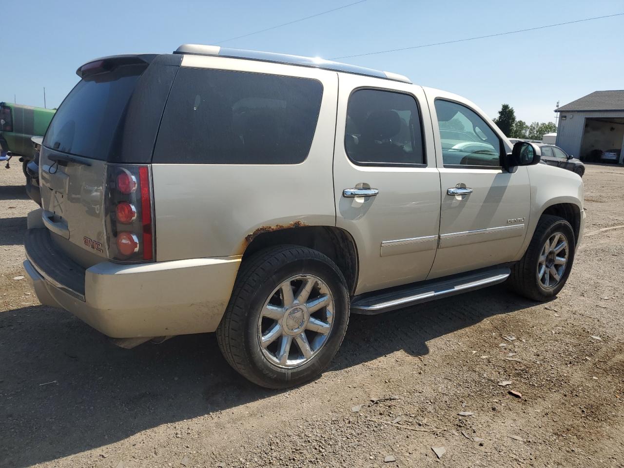 VIN 1GKS2EEF1DR188272 2013 GMC YUKON no.3