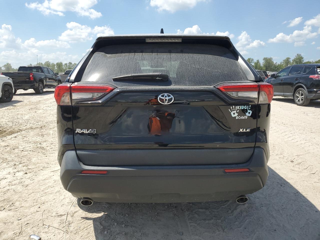 2T3W1RFV6MC164421 2021 Toyota Rav4 Xle