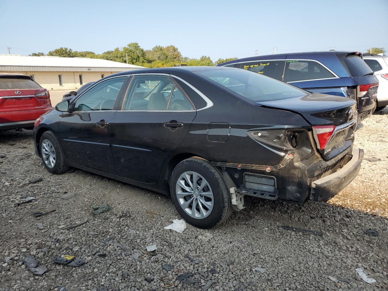 4T1BF1FKXHU800908 2017 TOYOTA CAMRY - Image 2