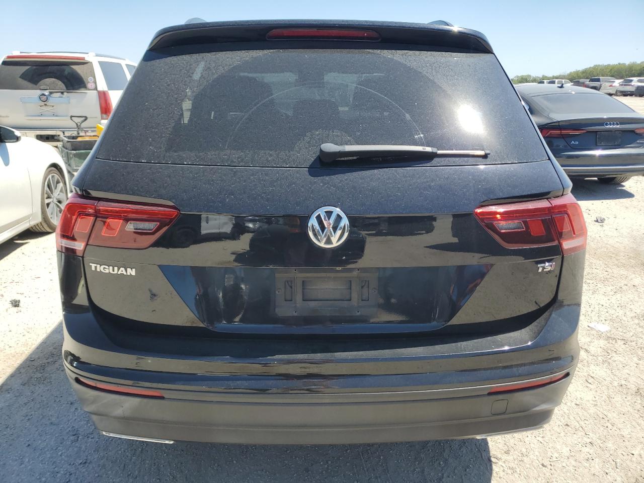 3VV1B7AX5JM106558 2018 Volkswagen Tiguan S