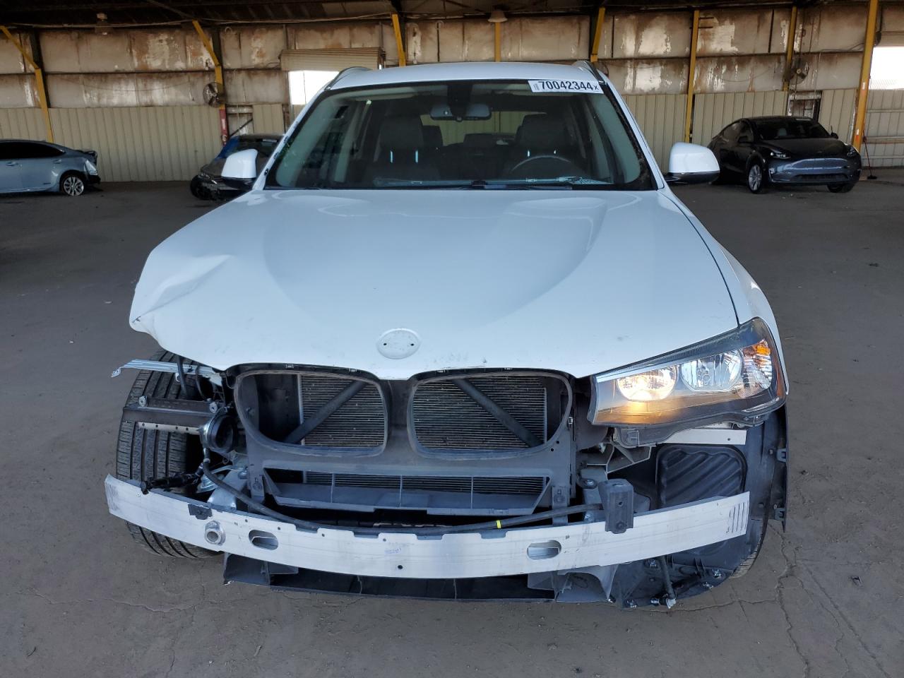 VIN 5UXWX9C38H0W69157 2017 BMW X3 no.5