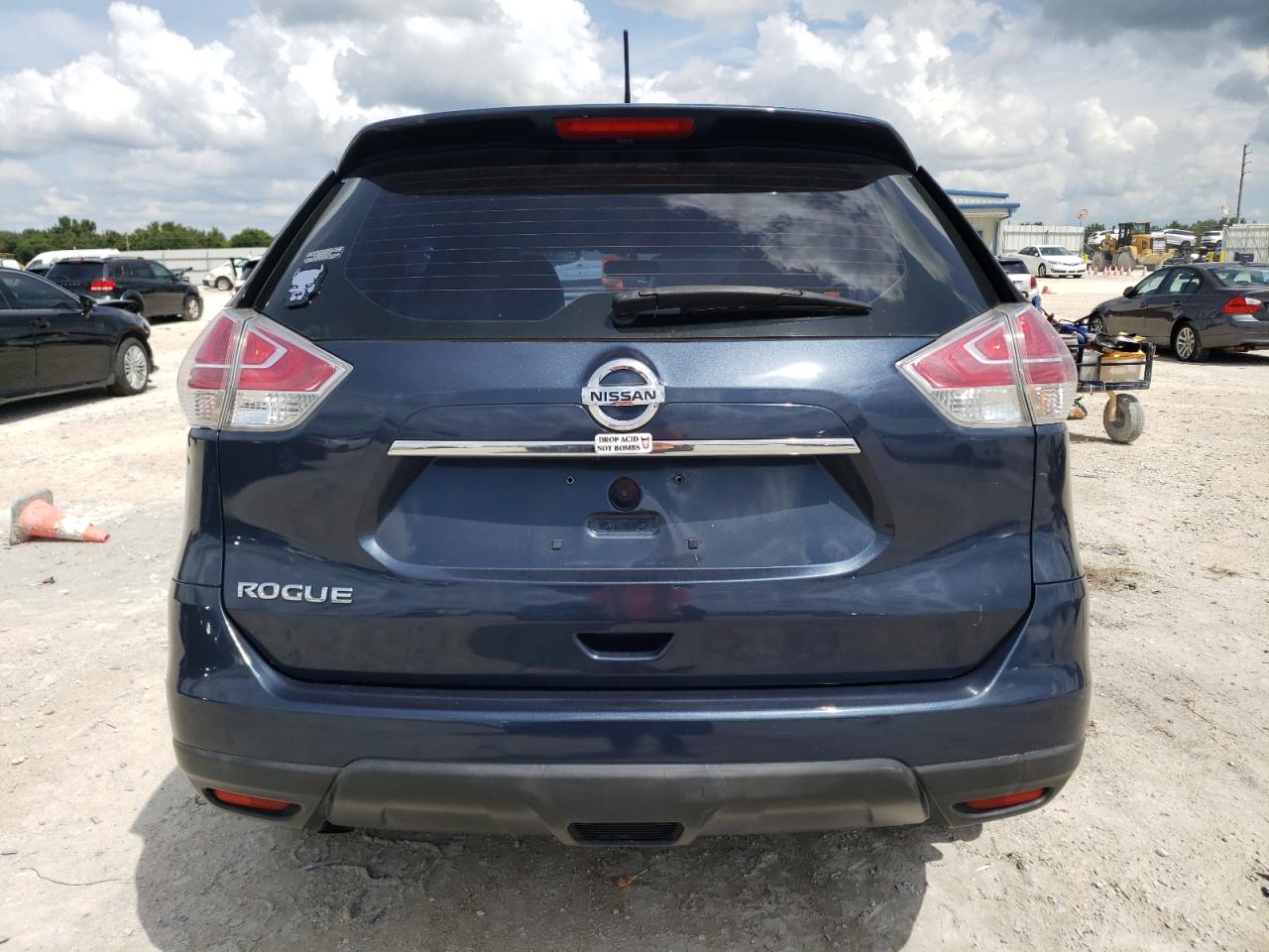 2015 Nissan Rogue S VIN: KNMAT2MT8FP526372 Lot: 71403424