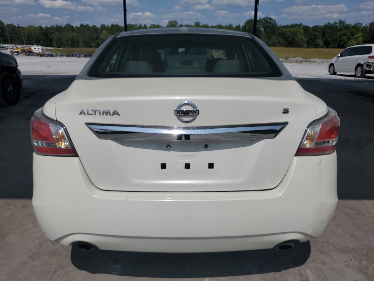 2015 Nissan Altima 2.5 VIN: 1N4AL3AP1FN365880 Lot: 71081944