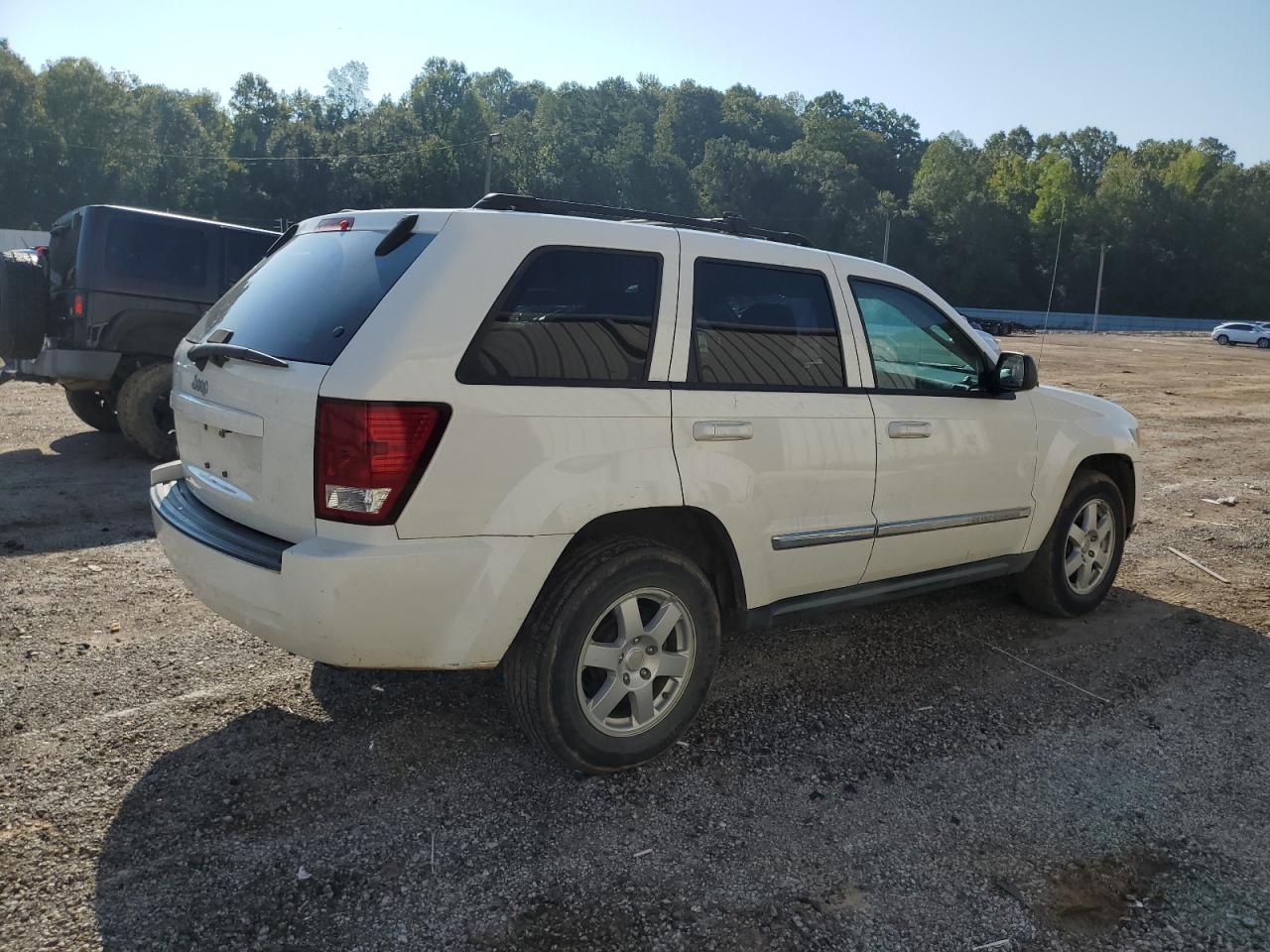 2010 Jeep Grand Cherokee - Image 3
