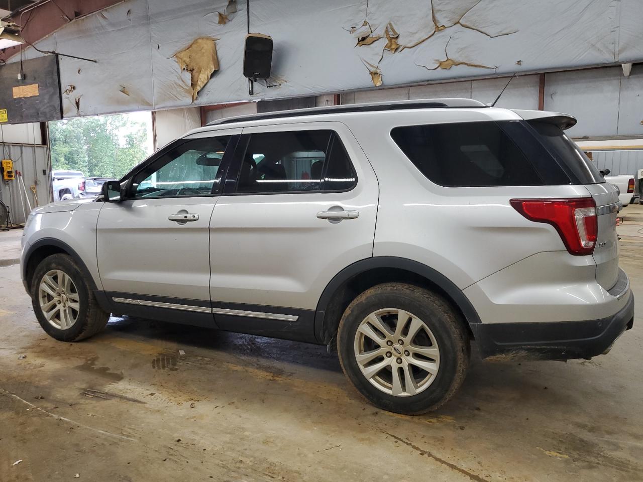 1FM5K8D88JGA56979 2018 FORD EXPLORER - Image 2