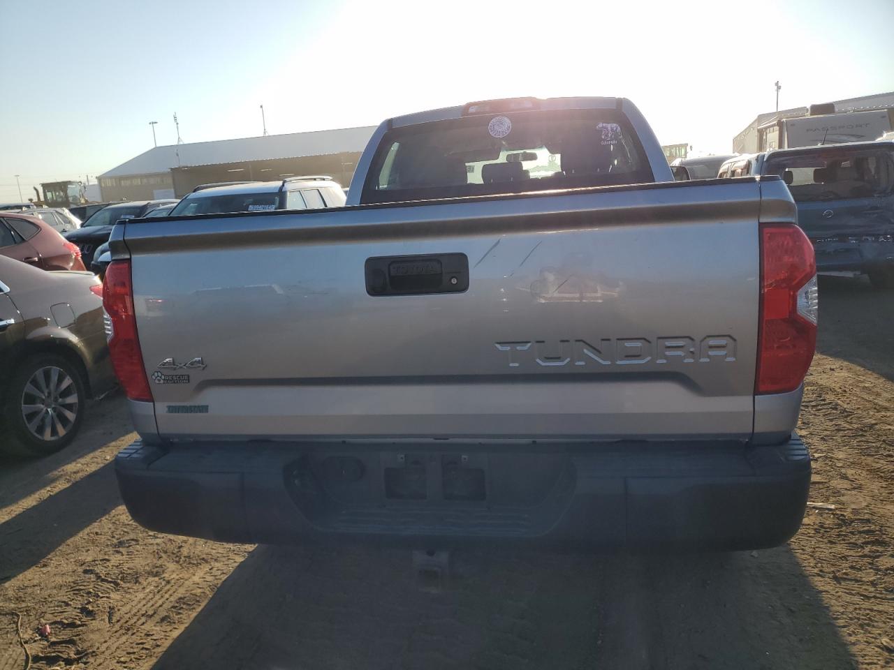 5TFUM5F16FX060481 2015 Toyota Tundra Double Cab Sr