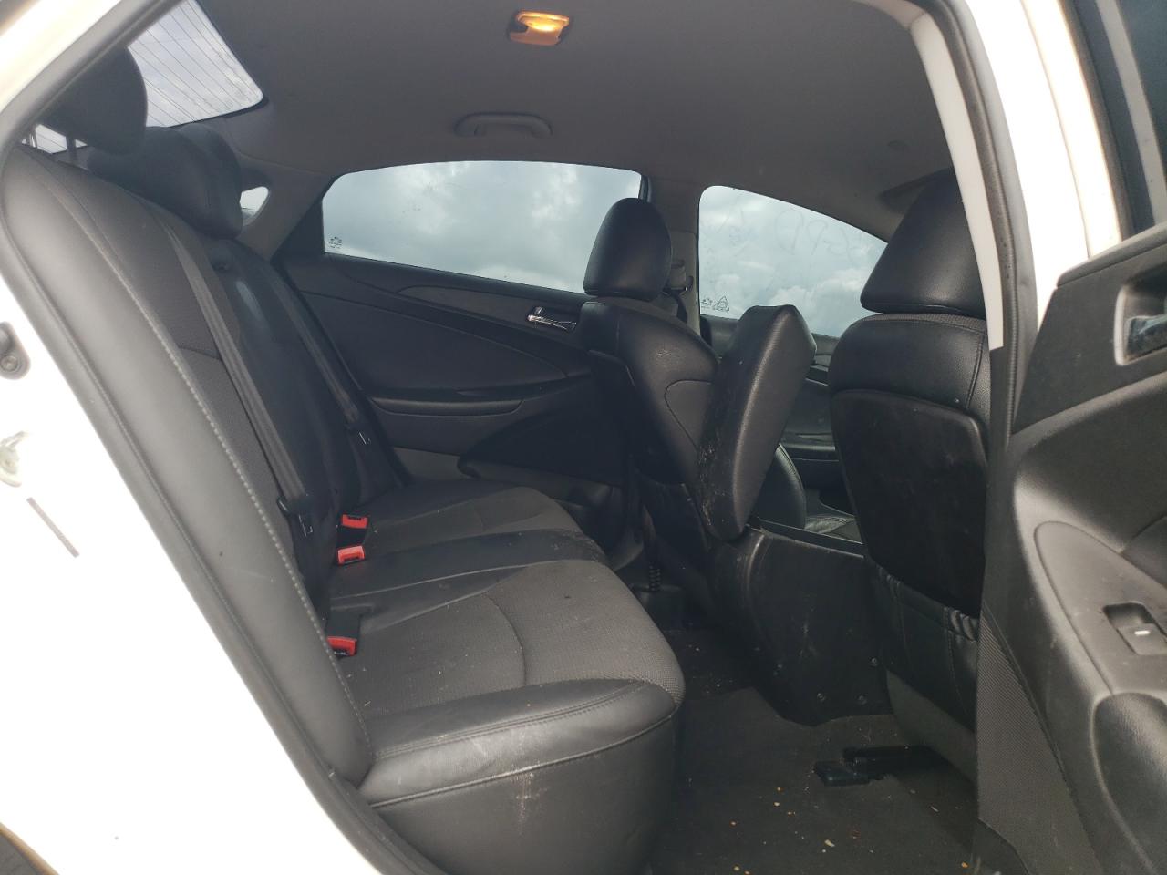 2013 Hyundai Sonata - Image 10