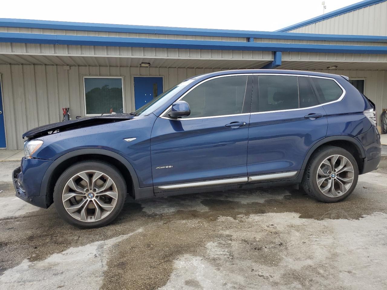 VIN 5UXWX9C54H0T11670 2017 BMW X3 no.1