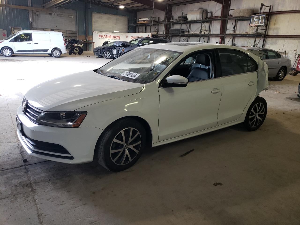 3VWDB7AJ6HM358530 2017 VOLKSWAGEN JETTA - Image 1