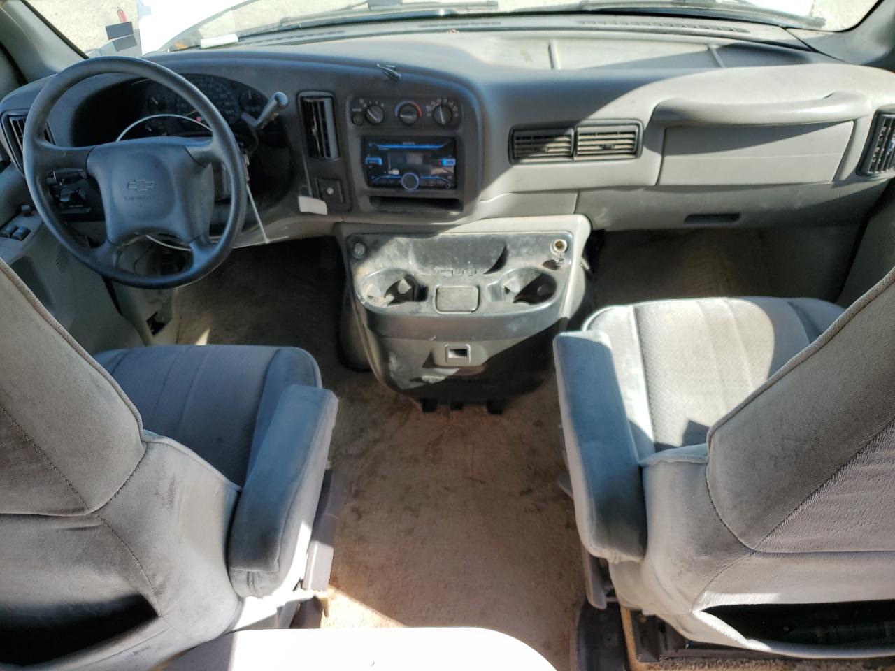 1GBHG31R411167717 2001 Chevrolet Express Cutaway G3500