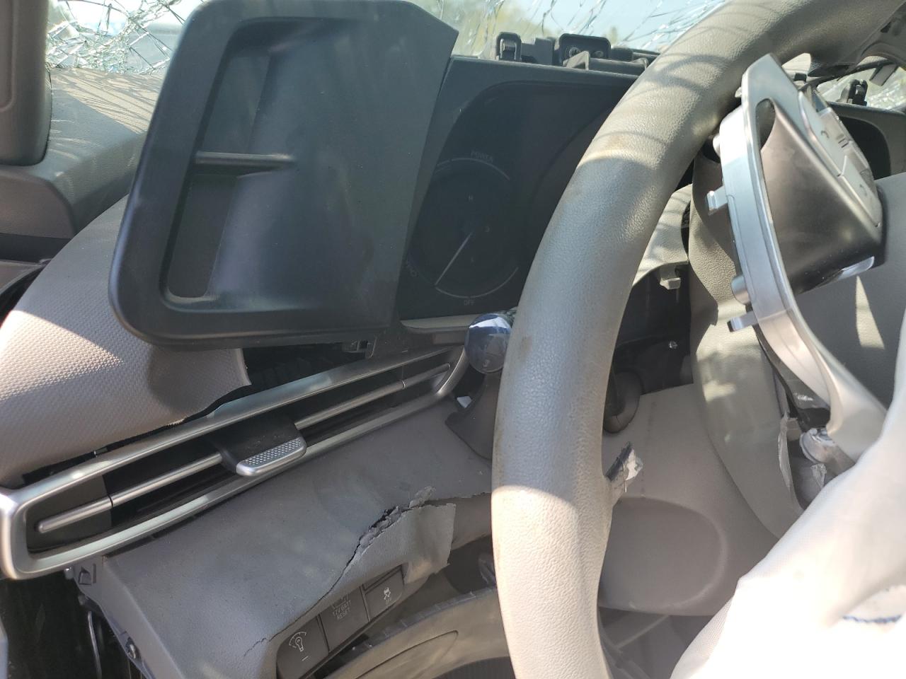 2023 Hyundai Elantra - Image 9
