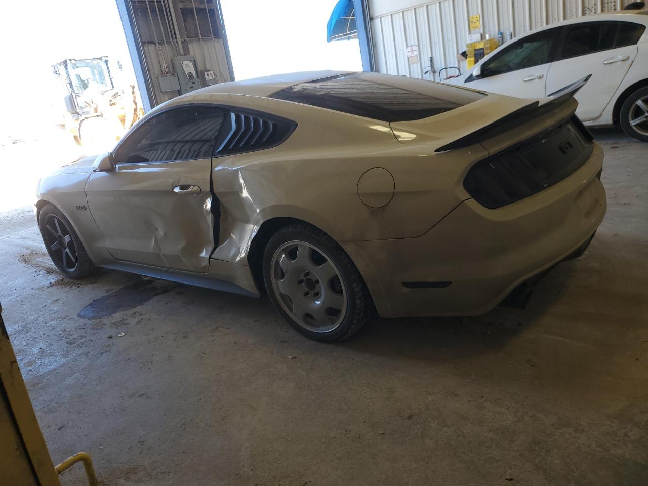 1FA6P8CF4G5206073 2016 FORD MUSTANG - Image 2