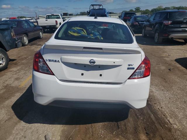  NISSAN VERSA 2017 Білий