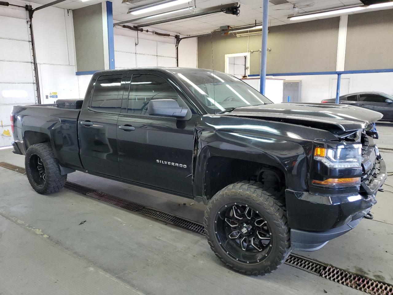 1GCVKNEH9JZ251723 2018 Chevrolet Silverado K1500