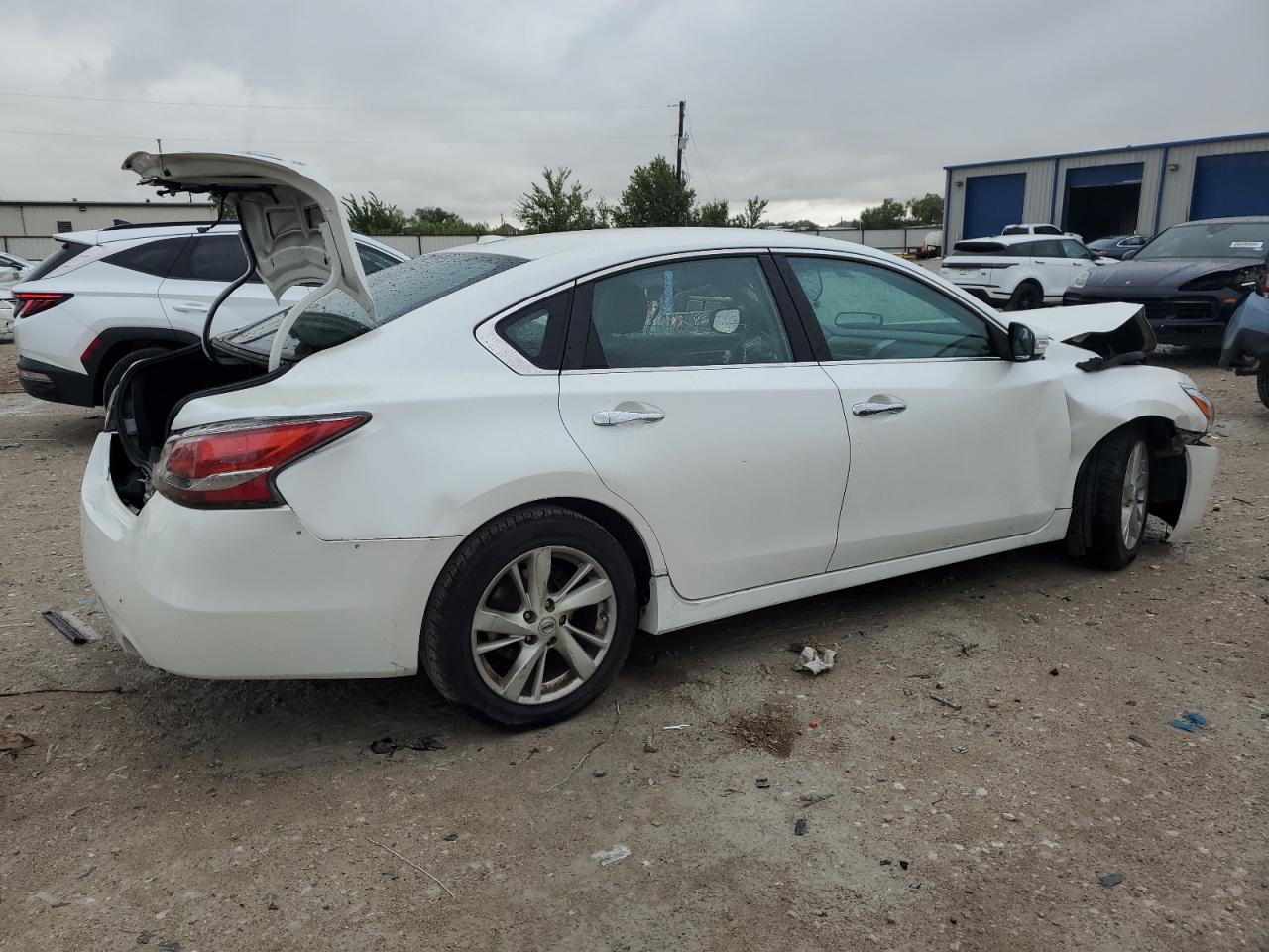 2014 Nissan Altima - Image 3