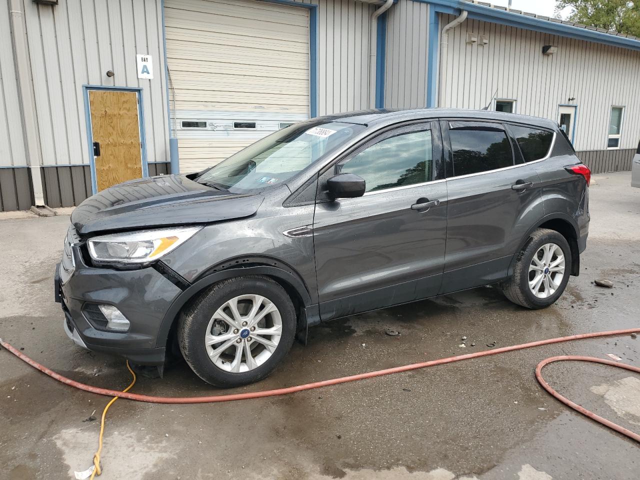 1FMCU9GD9KUA49266 2019 FORD ESCAPE - Image 1