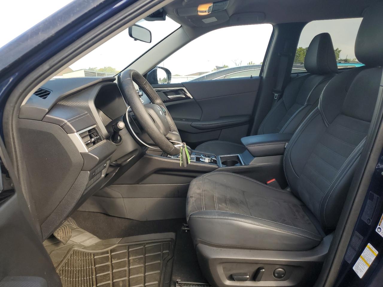 2024 Mitsubishi Outlander - Image 7