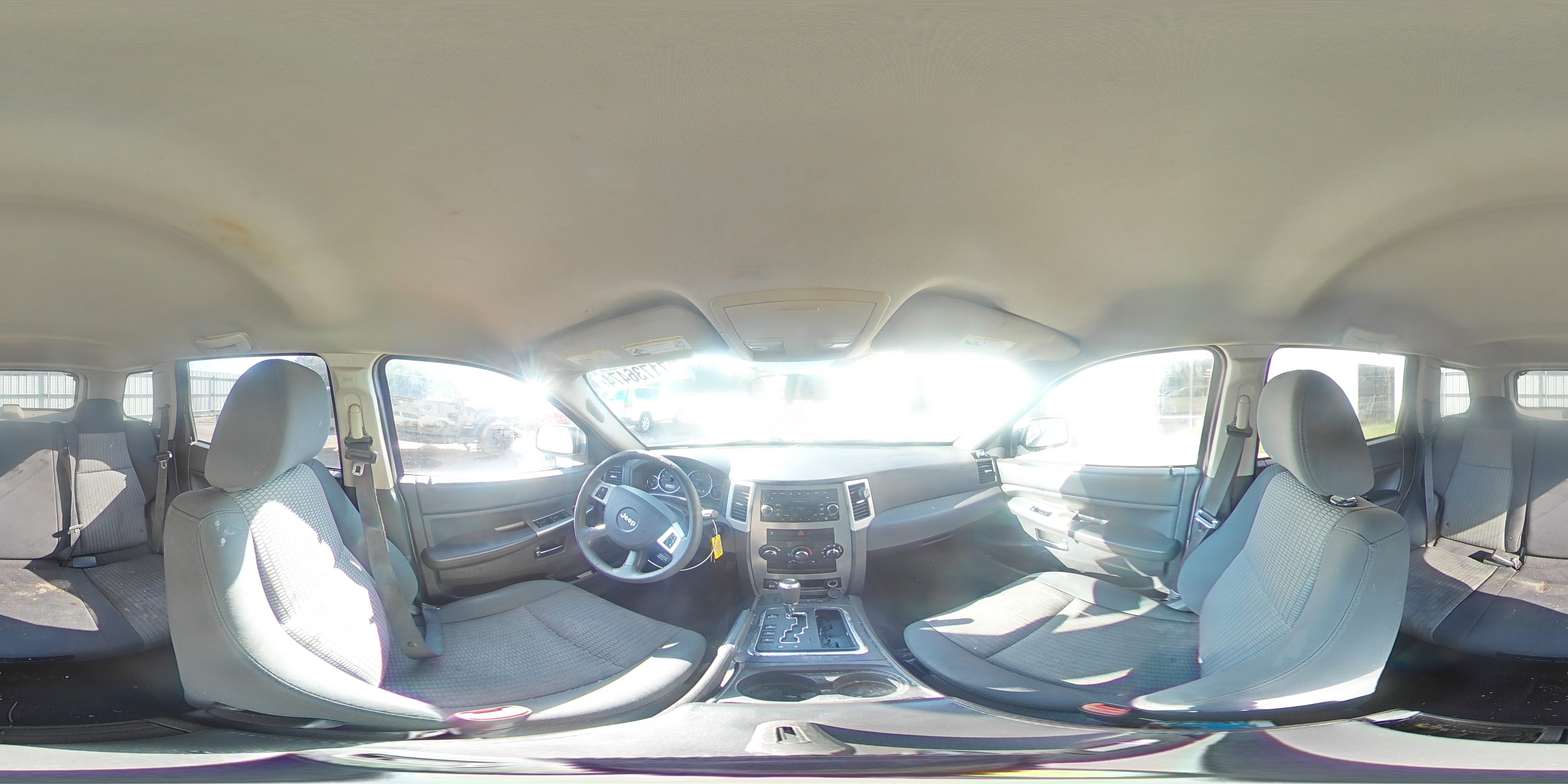 2010 Jeep Grand Cherokee - Image 12