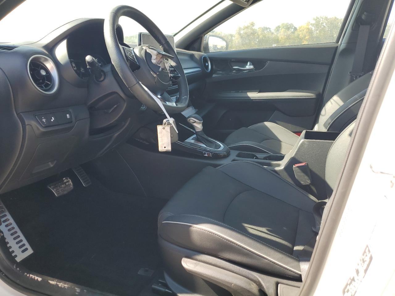 2024 Kia Forte - Image 7