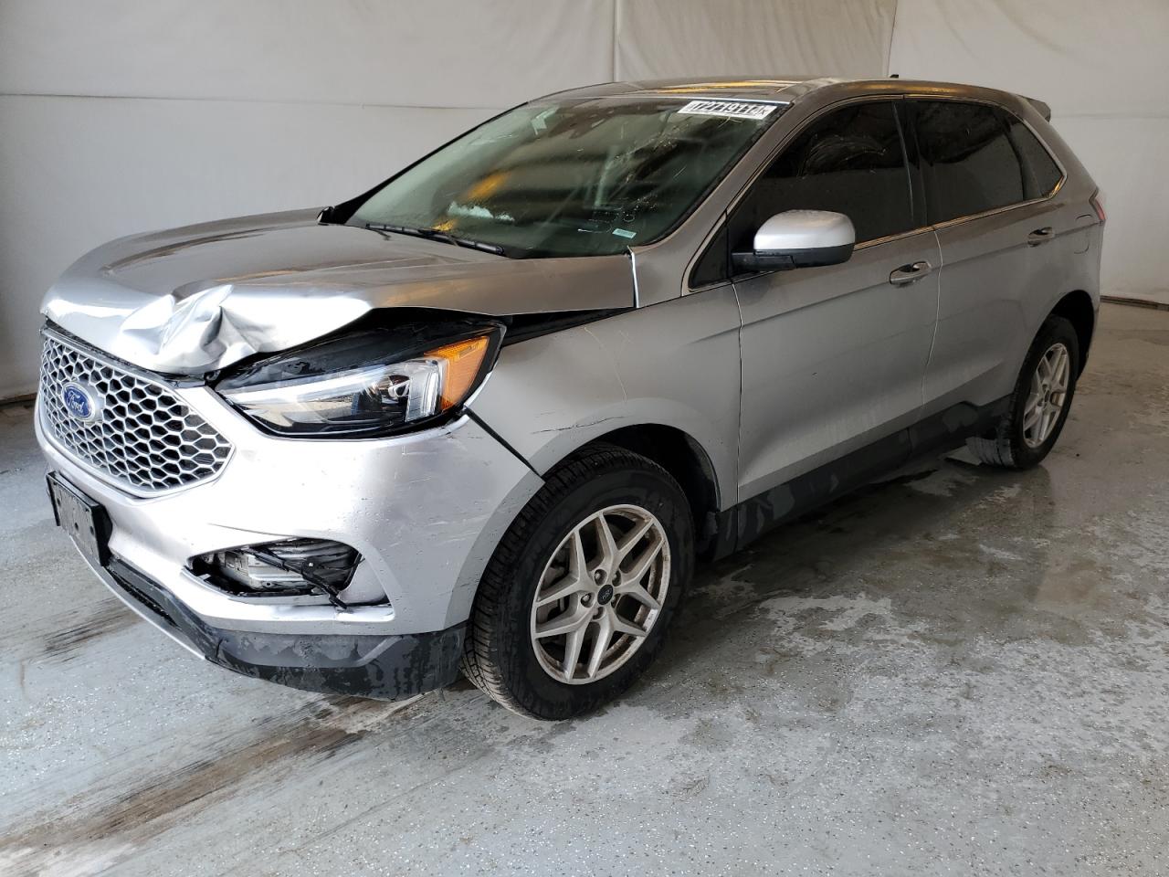 2023 Ford Edge - Image 1
