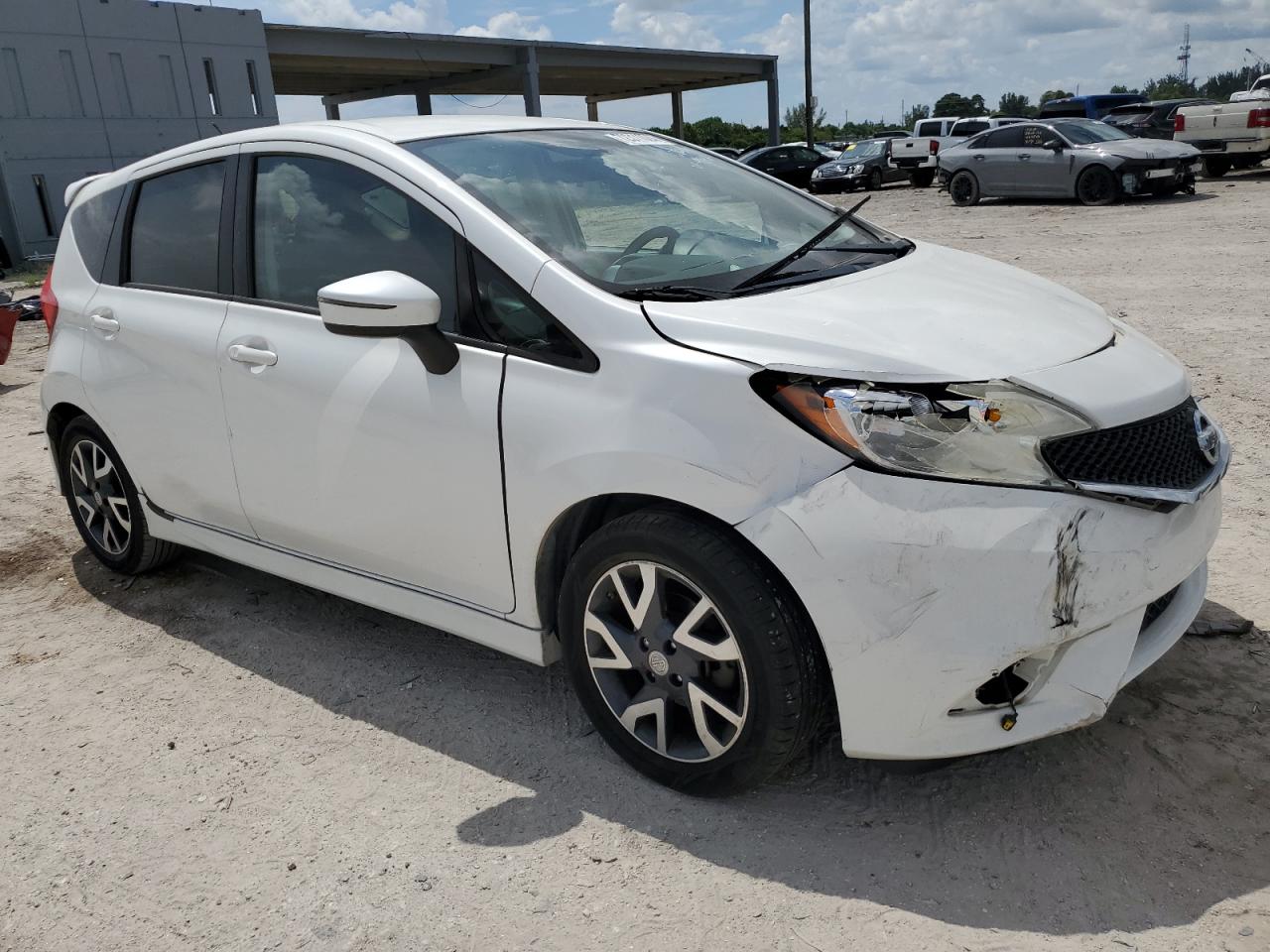 2015 Nissan Versa - Image 4