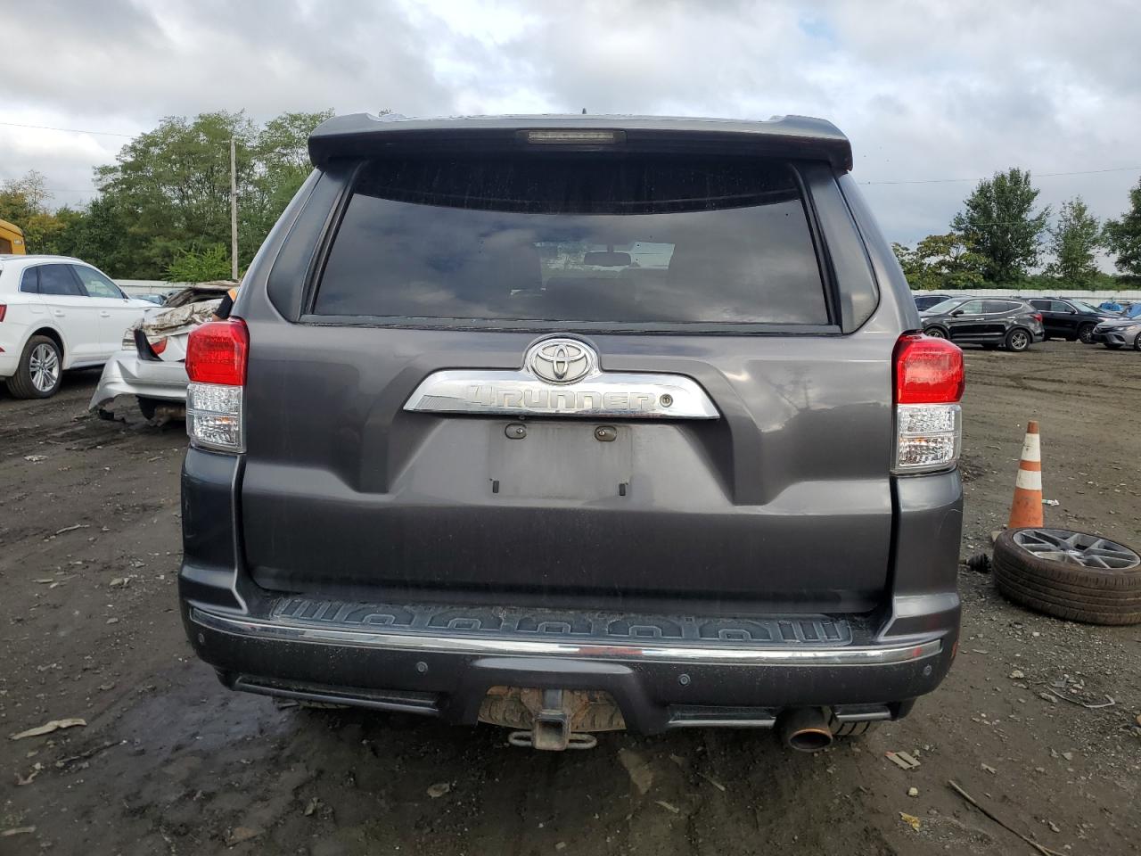 JTEBU5JRXB5045374 2011 Toyota 4Runner Sr5