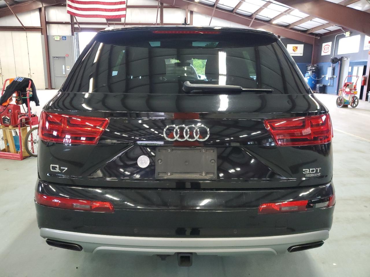 WA1LAAF7XJD052003 2018 Audi Q7 Premium Plus