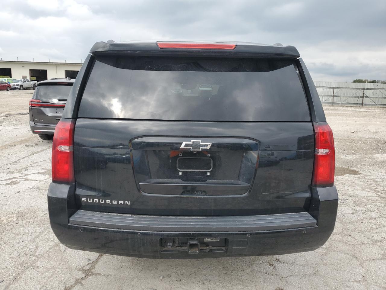 1GNSKJKC7FR530512 2015 Chevrolet Suburban K1500 Lt