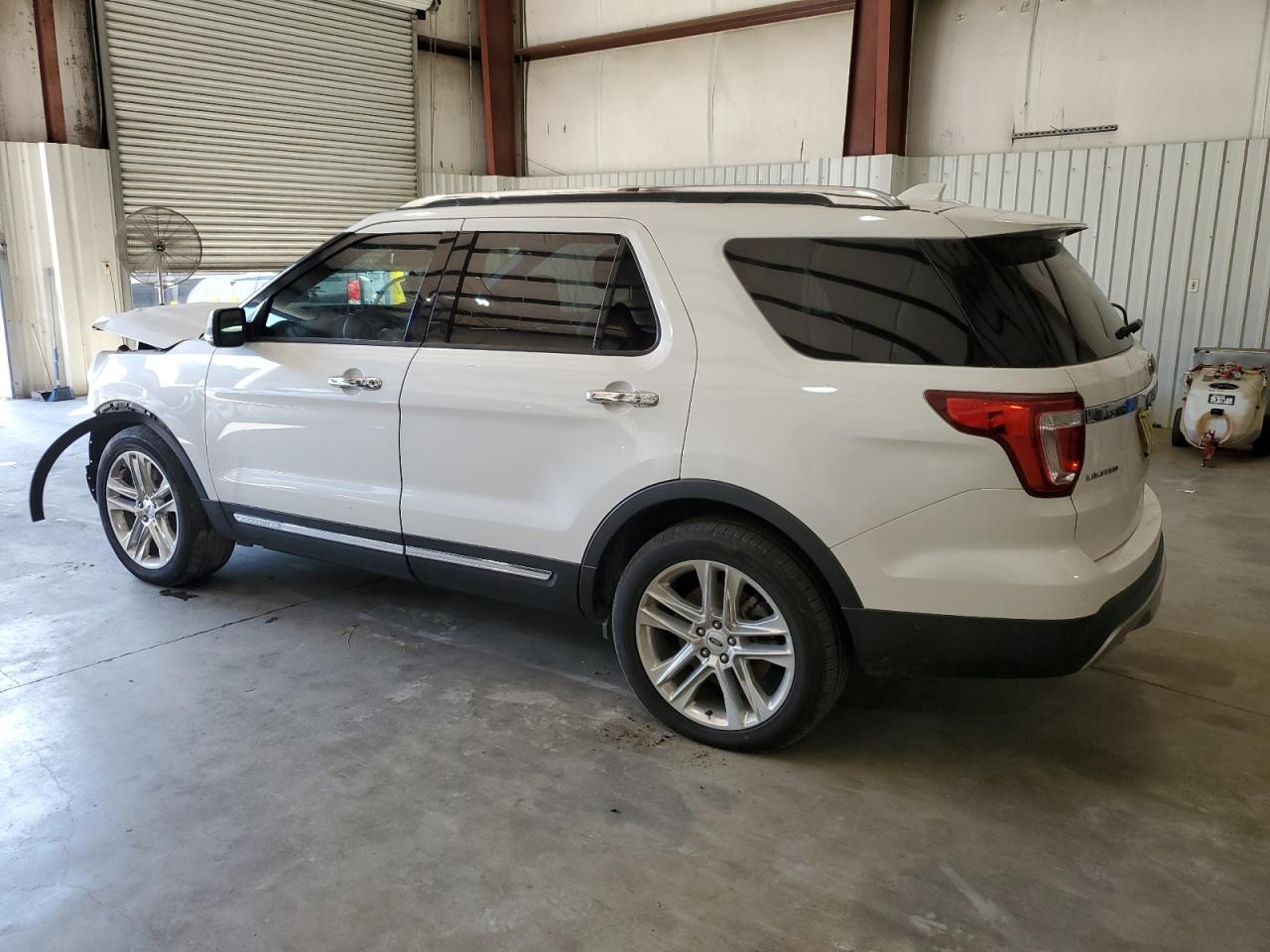 1FM5K7FH3HGD19767 2017 FORD EXPLORER - Image 2