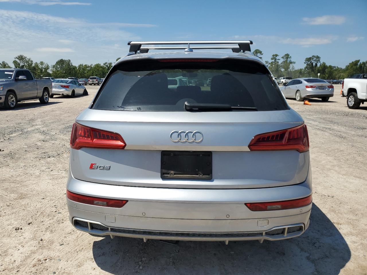 WA1C4AFY2J2246083 2018 Audi Sq5 Prestige