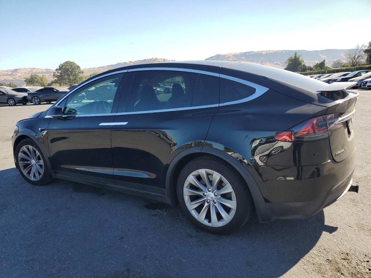 5YJXCAE22JF136736 2018 TESLA MODEL X - Image 2