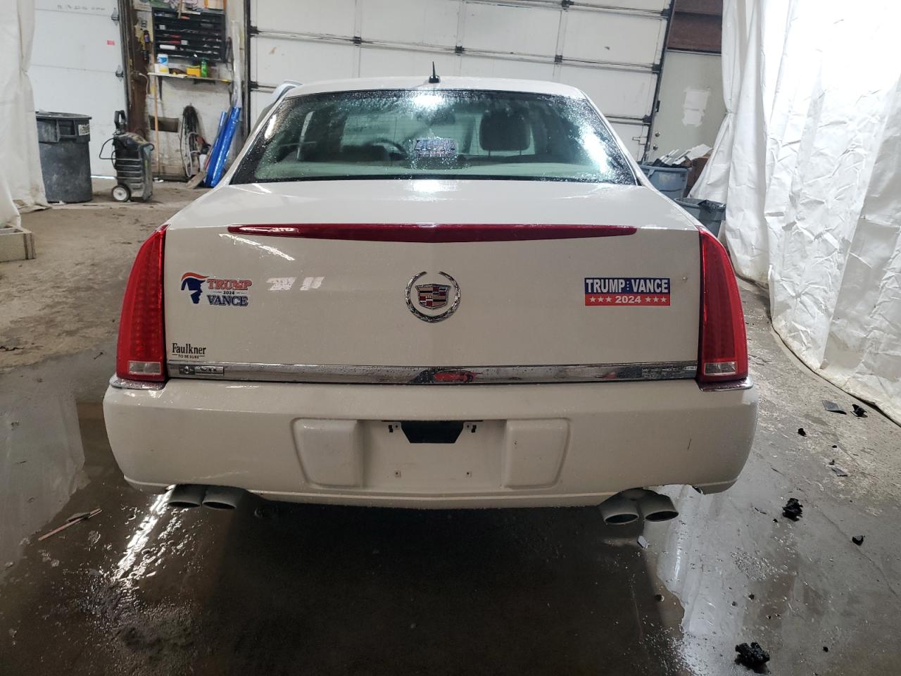 2007 Cadillac Dts VIN: 1G6KD57YX7U229541 Lot: 69744494