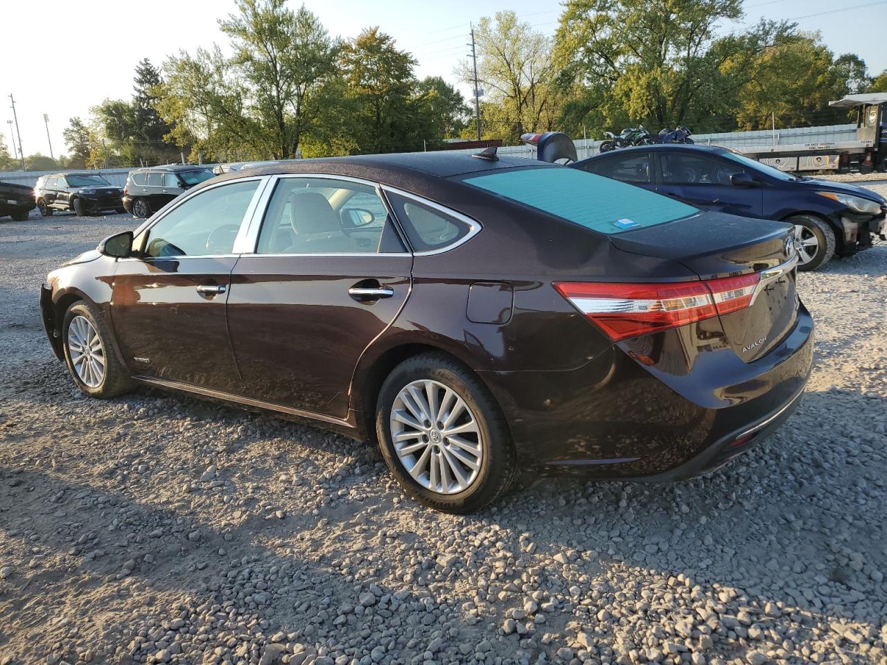 4T1BD1EB3FU045587 2015 TOYOTA AVALON - Image 2