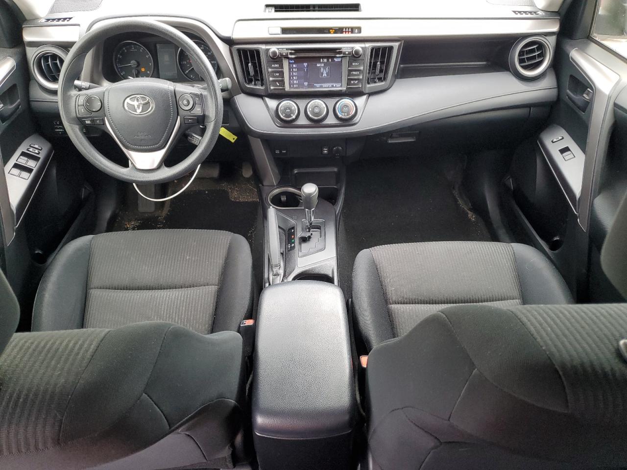 JTMBFREV9HJ120191 2017 Toyota Rav4 Le