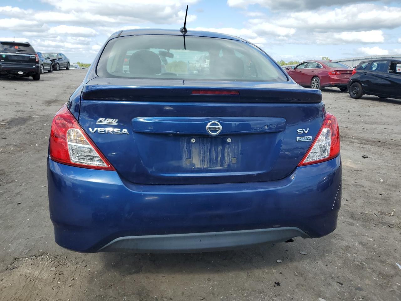 3N1CN7AP6JL859877 2018 Nissan Versa S