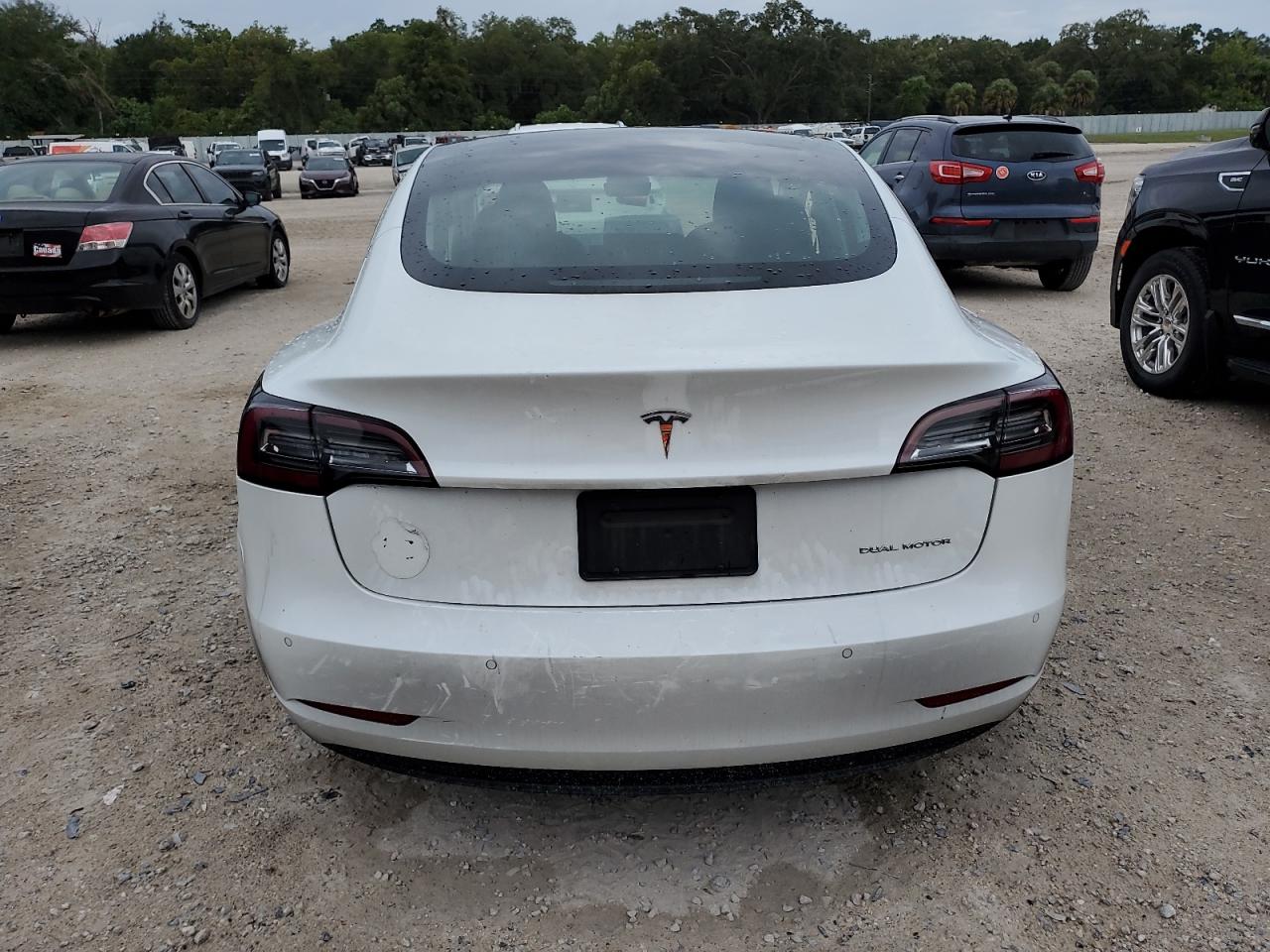 5YJ3E1EB1KF493805 2019 Tesla Model 3