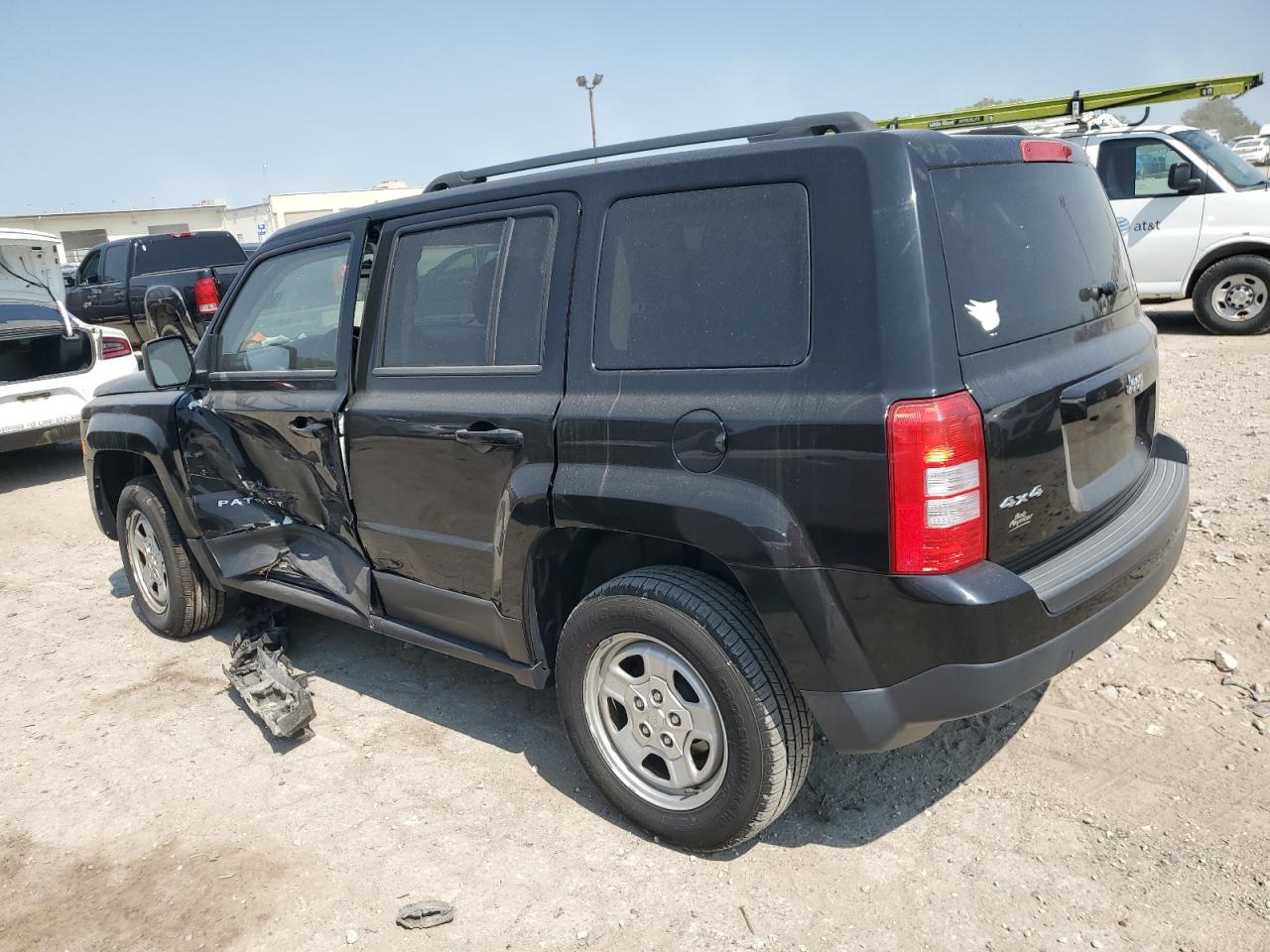 VIN 1C4NJRBB9ED842275 2014 JEEP PATRIOT no.2