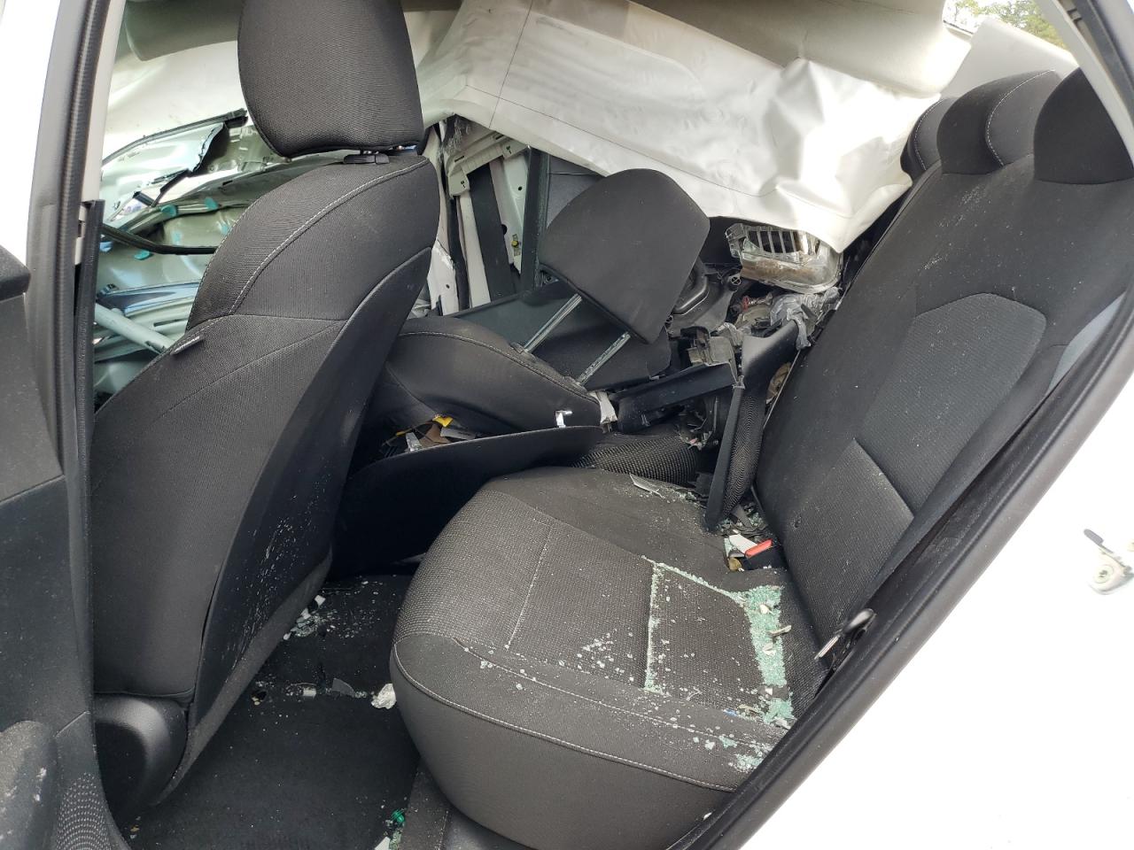 2019 Kia Forte - Image 10