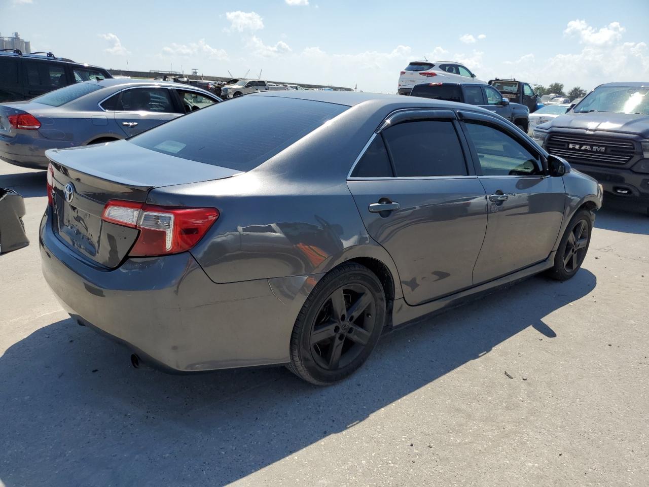 VIN 4T1BF1FK3DU220054 2013 TOYOTA CAMRY no.3