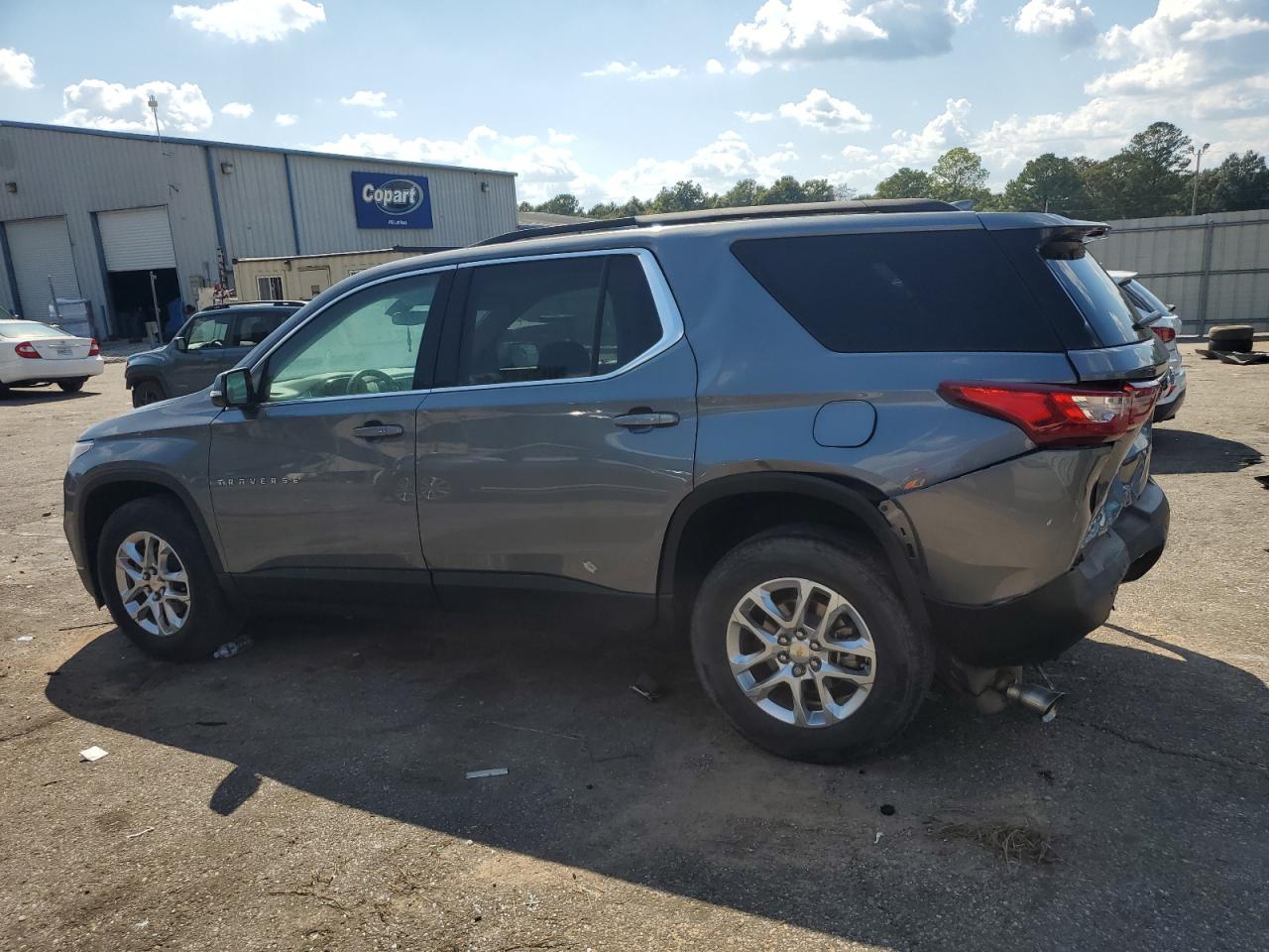 2020 Chevrolet Traverse - Image 2