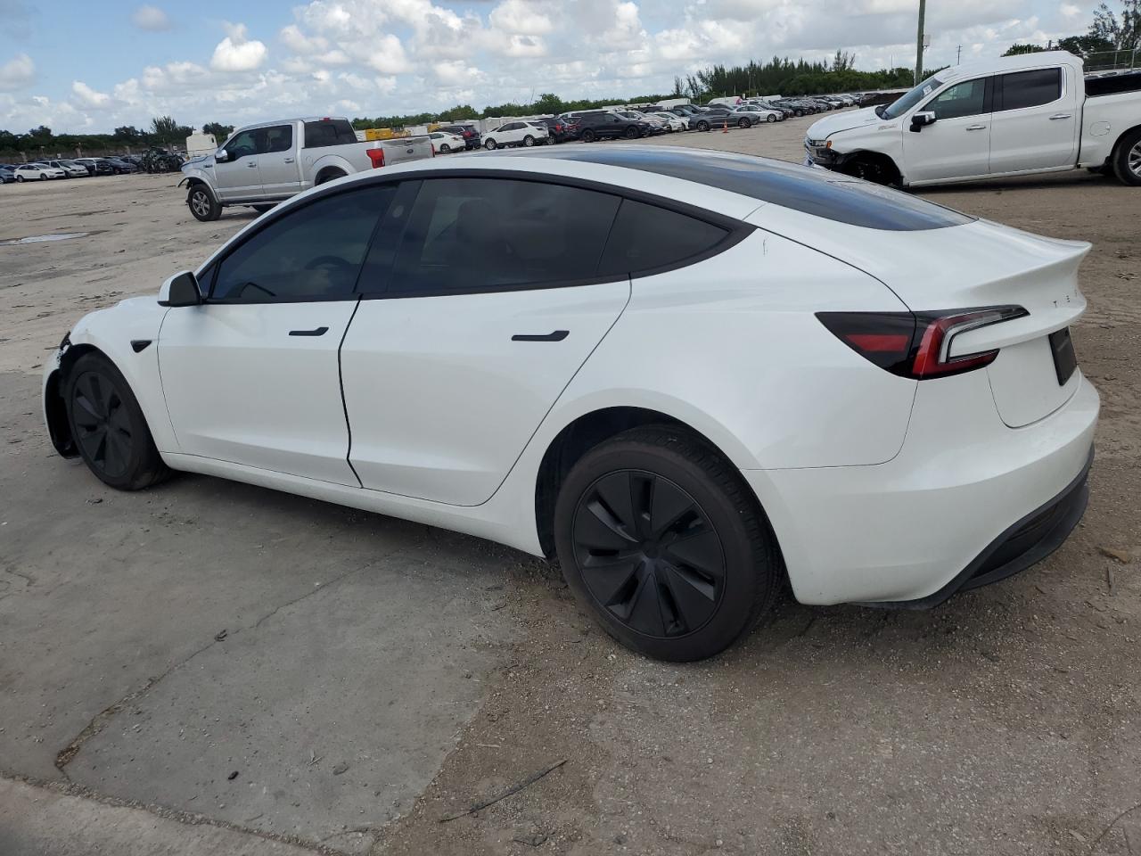 5YJ3E1EA7RF733070 2024 TESLA MODEL 3 - Image 2