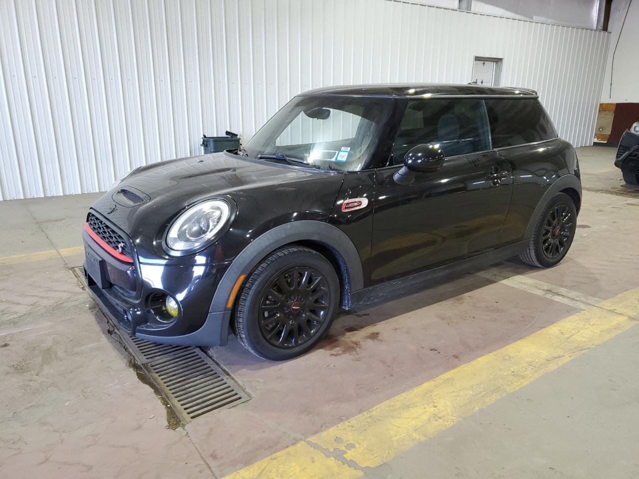 VIN WMWXP7C58G3B49825 2016 MINI COOPER no.1