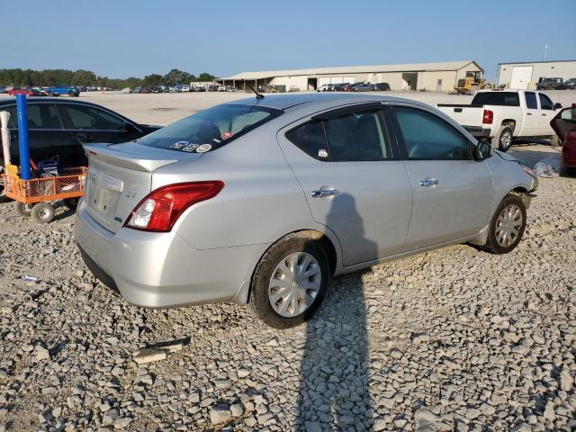  NISSAN VERSA 2015 Srebrny