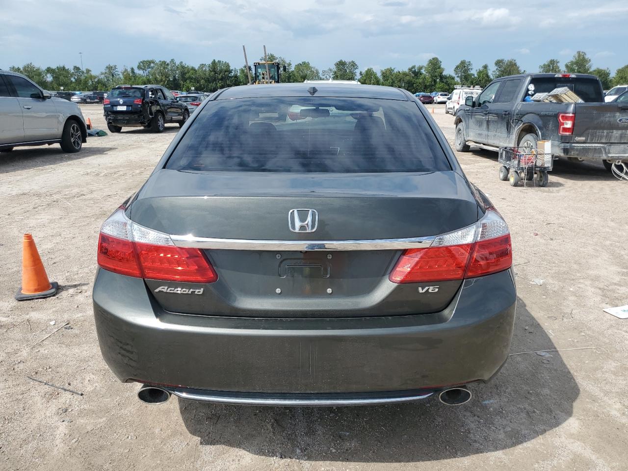 1HGCR3F87FA008716 2015 Honda Accord Exl