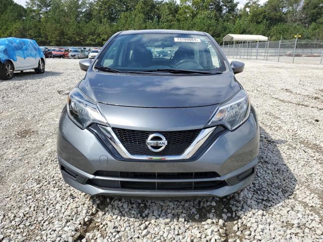  NISSAN VERSA 2018 Szary